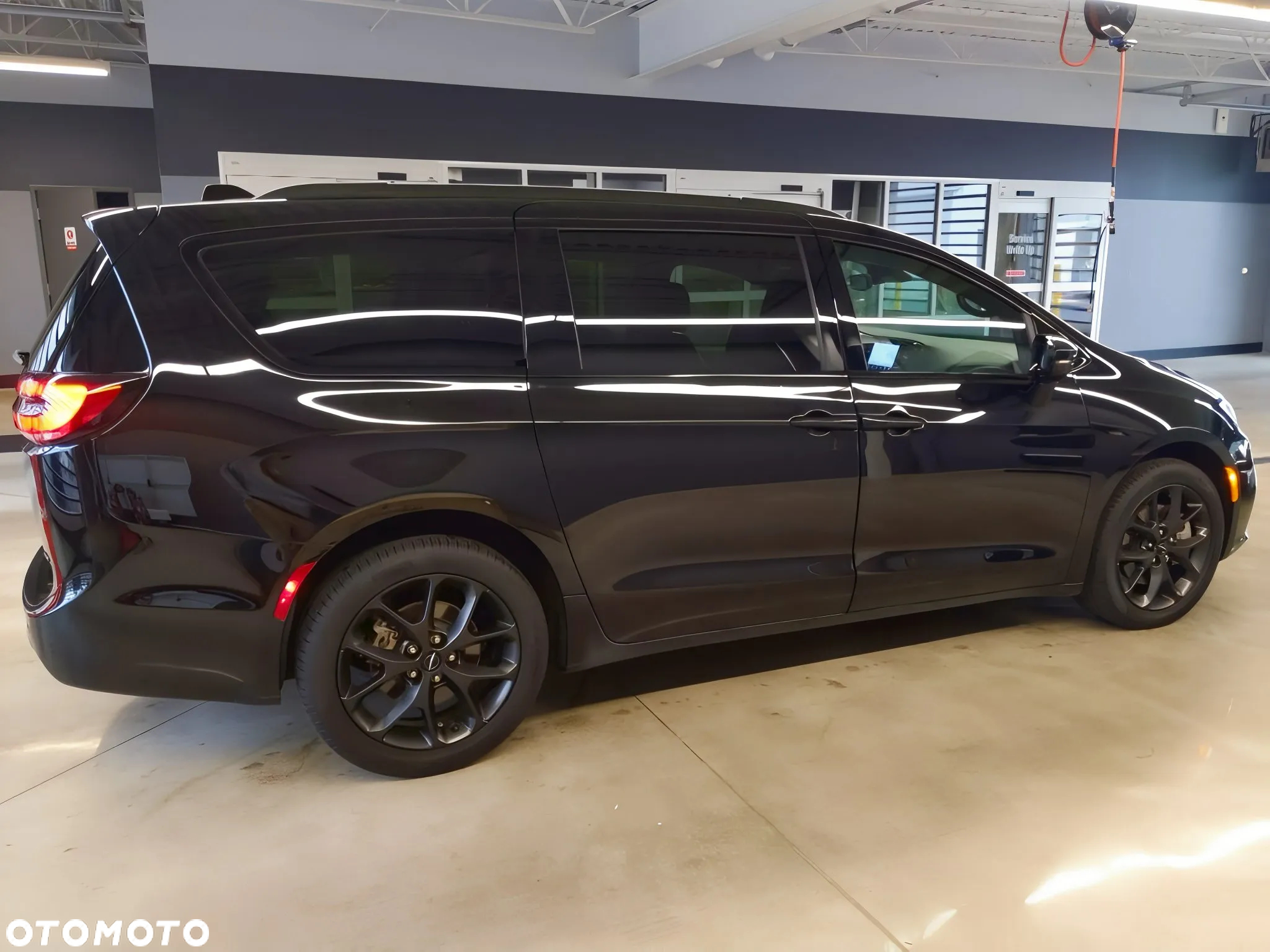 Chrysler Pacifica - 6