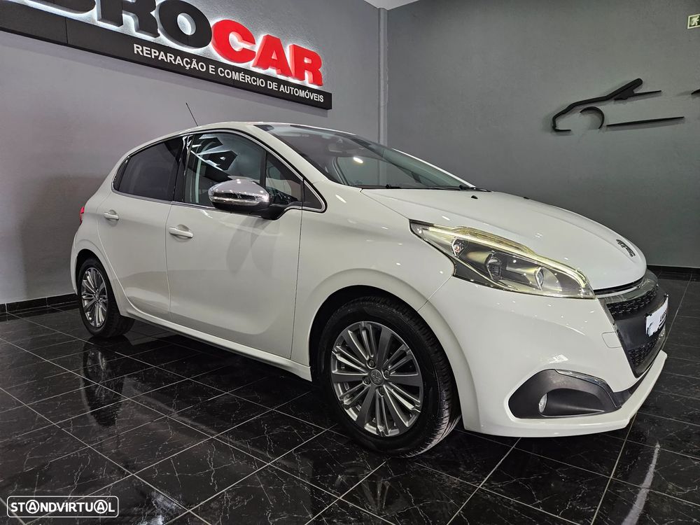 Peugeot 208 1.2 PureTech Allure - 21