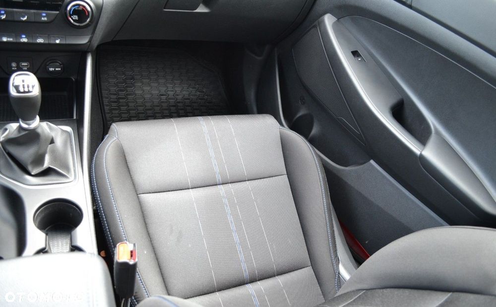 Hyundai Tucson blue 1.6 GDi 2WD Navi - 30