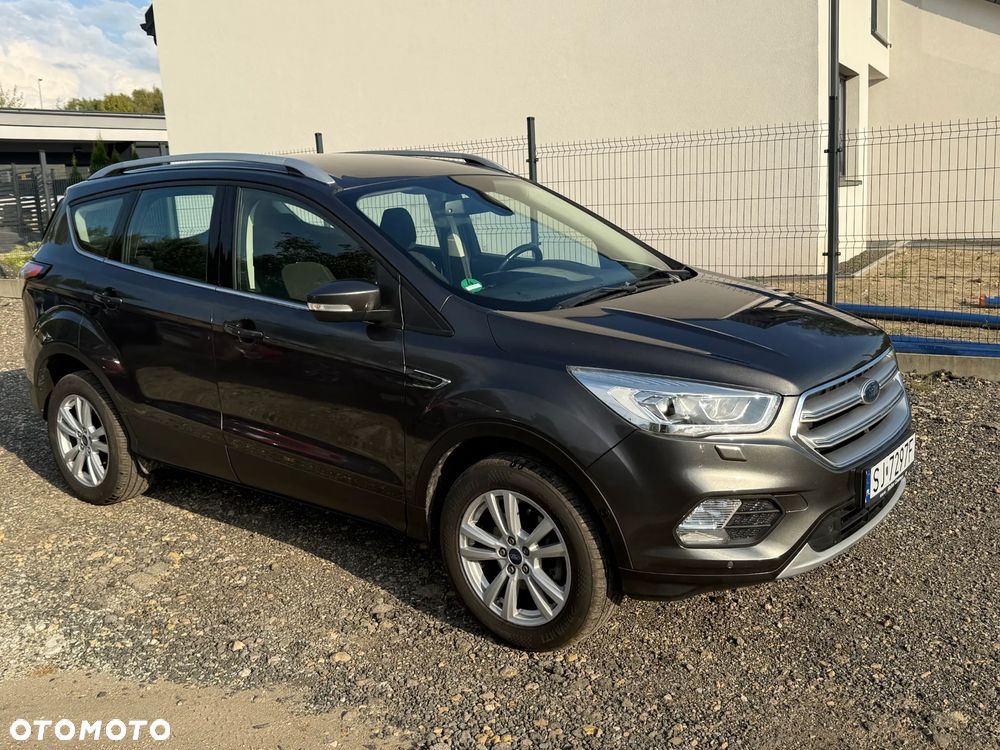 Ford Kuga 1.5 EcoBoost 2x4 Titanium - 3