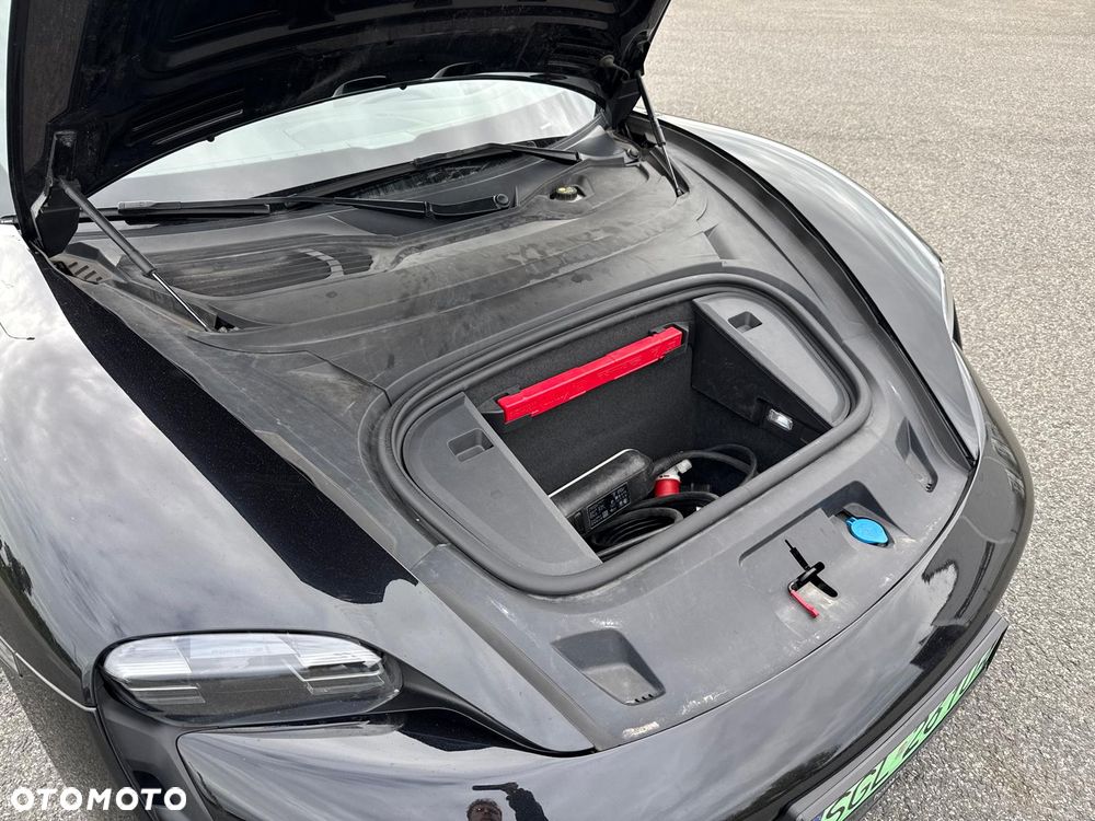 Porsche Taycan - 23