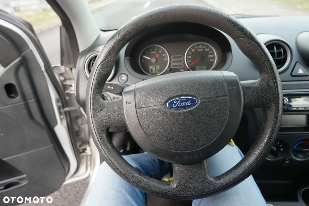 Ford Fiesta 1.4 Ambiente - 24
