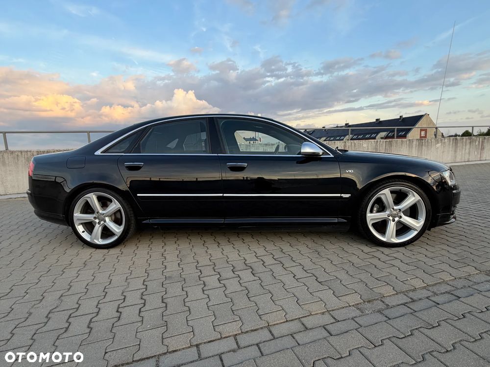 Audi S8 - 5