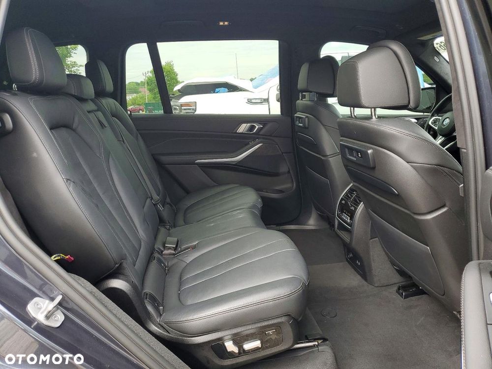 BMW X7 - 8