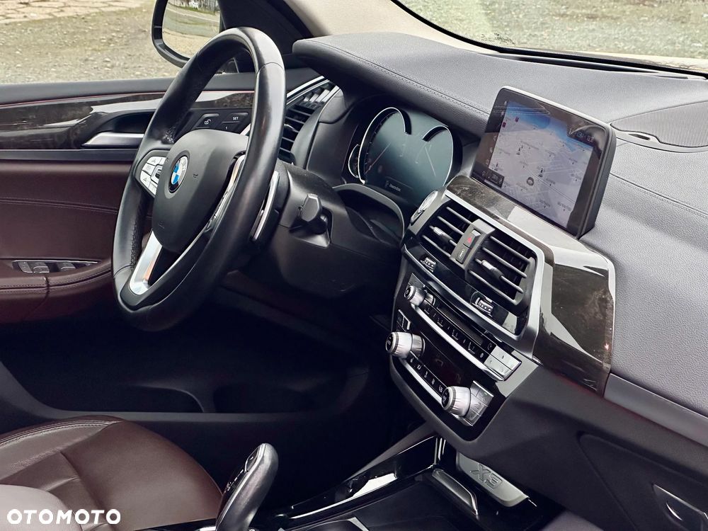 BMW X3 xDrive30d xLine - 32