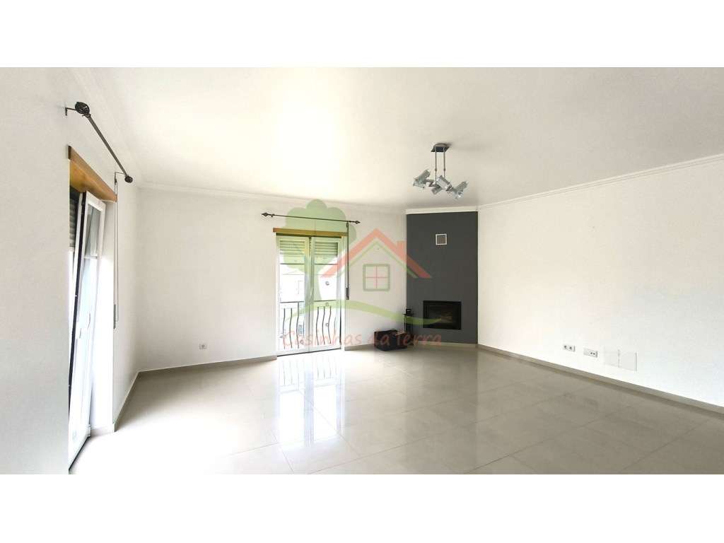 Arrenda-se Apartamento T3 na Quinta de Santa Bárbara - Mafra - Grande imagem: 5/21