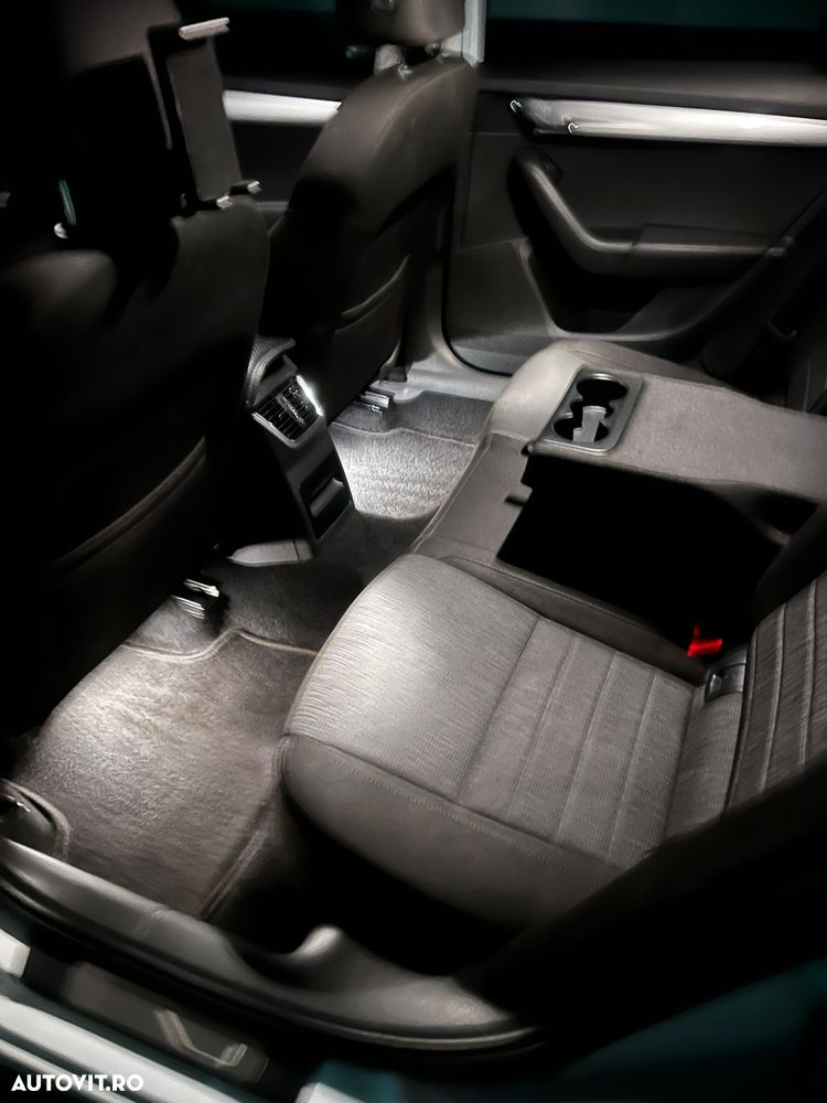 Skoda Octavia 1.6 TDI Premium Edition - 38