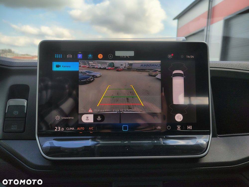 Volkswagen Crafter Crafter 35 Furgon z wysokim dachem silnik: 2,0 l EURO VI SCR 163 KM / skrzynia biegów: Przedni napęd automatyczna 8-biegowa rozstaw osi: 4490 mm L5 - 18