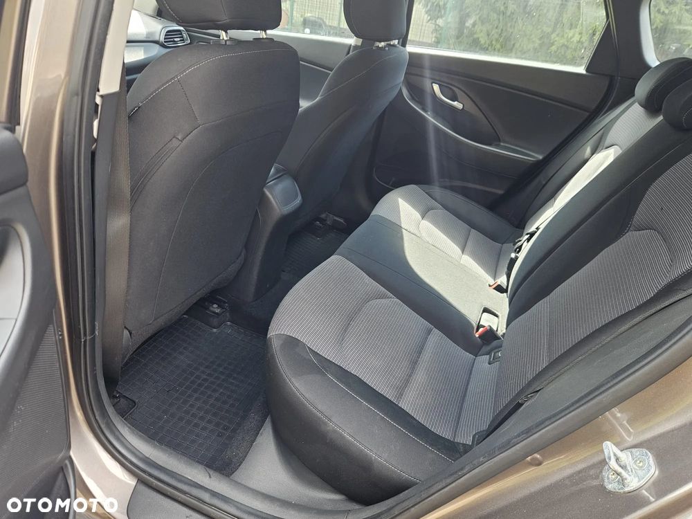 Hyundai i30 1.0 T-GDI Classic + DCT - 10