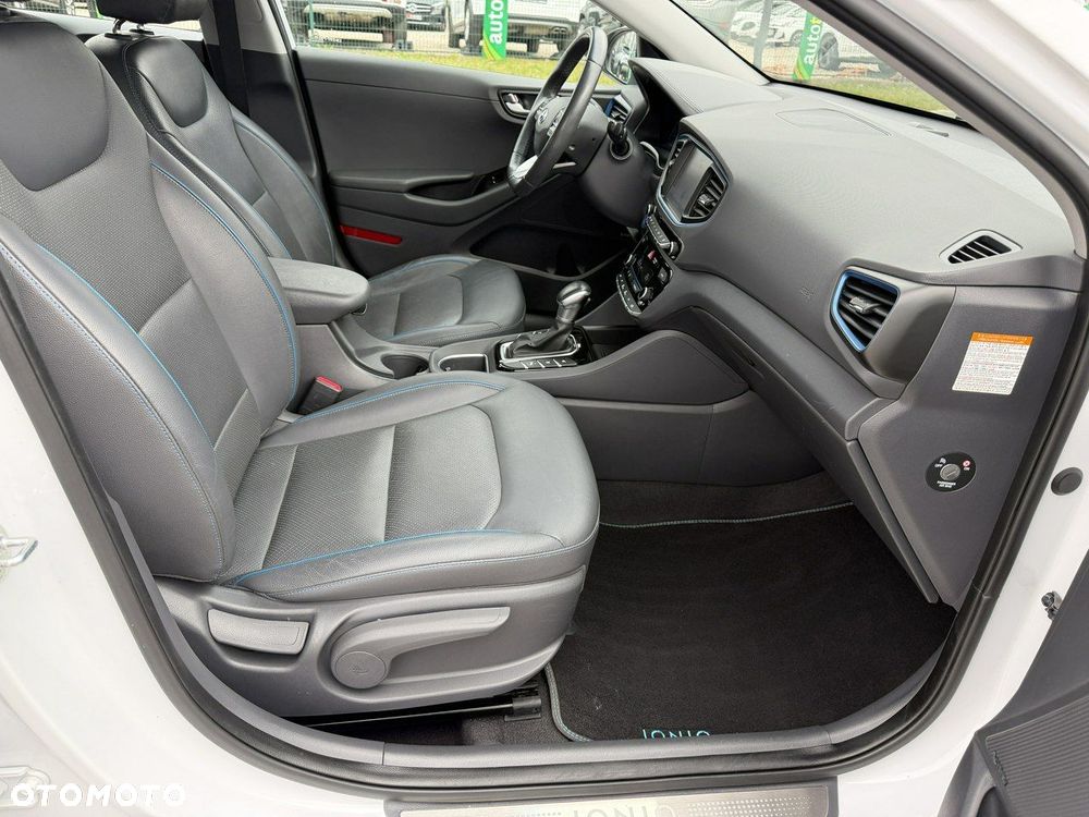 Hyundai IONIQ - 37