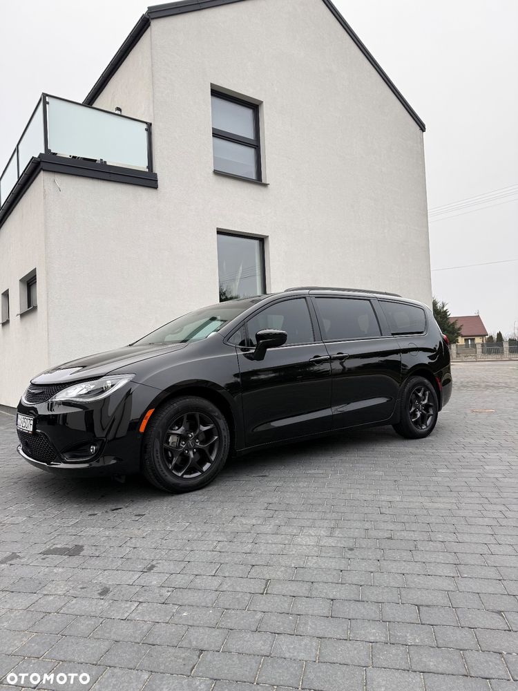 Chrysler Pacifica - 5