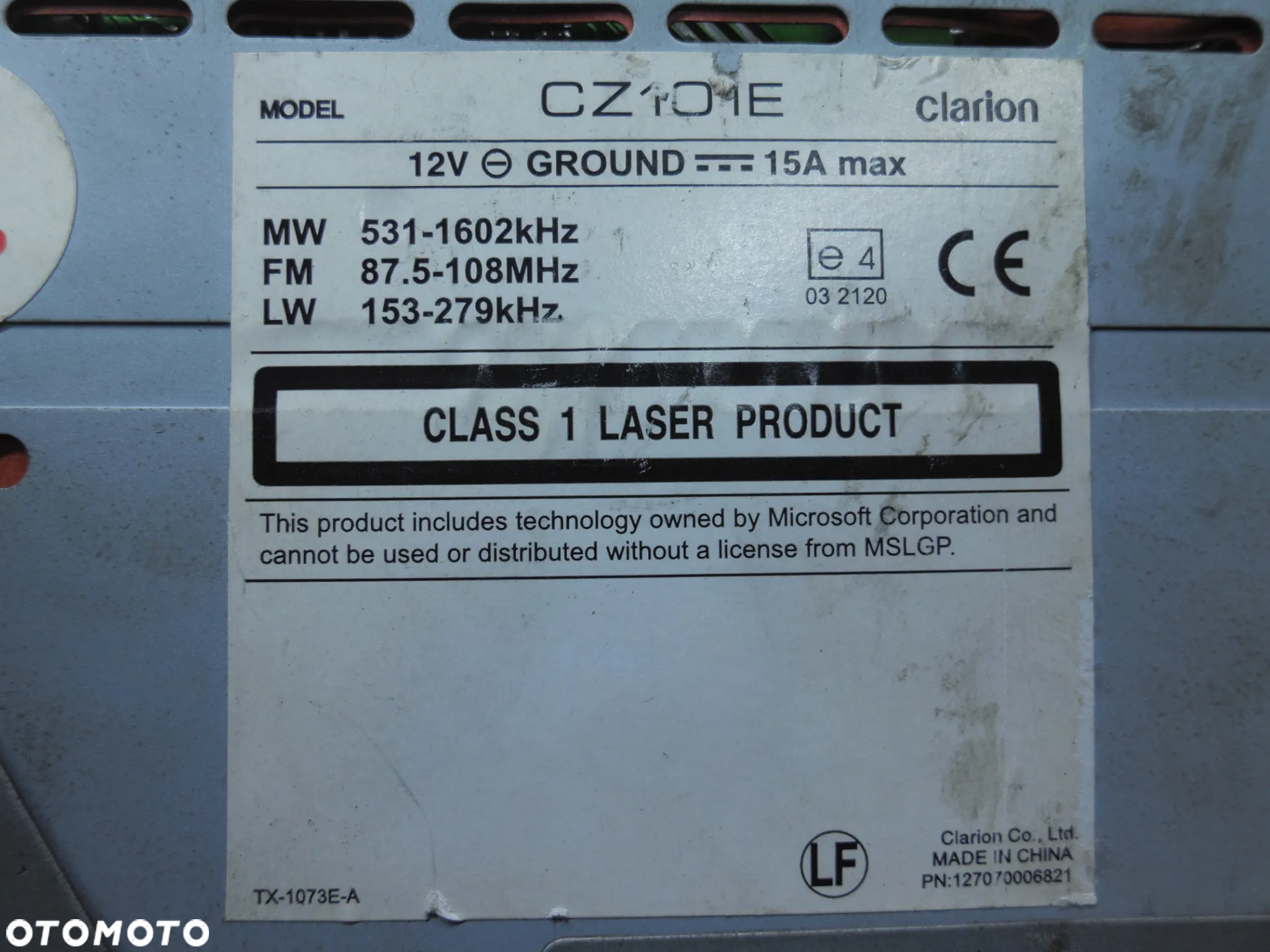 Radioodtwarzacz samochodowy Clarion CZ101E - 2