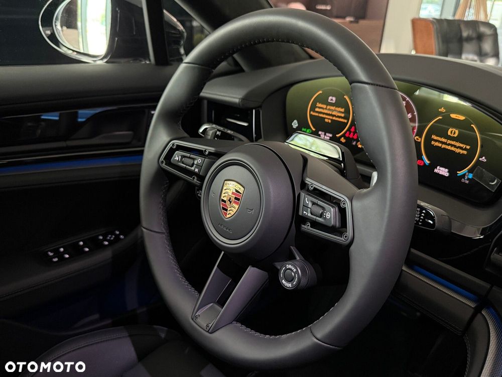 Porsche Panamera - 26