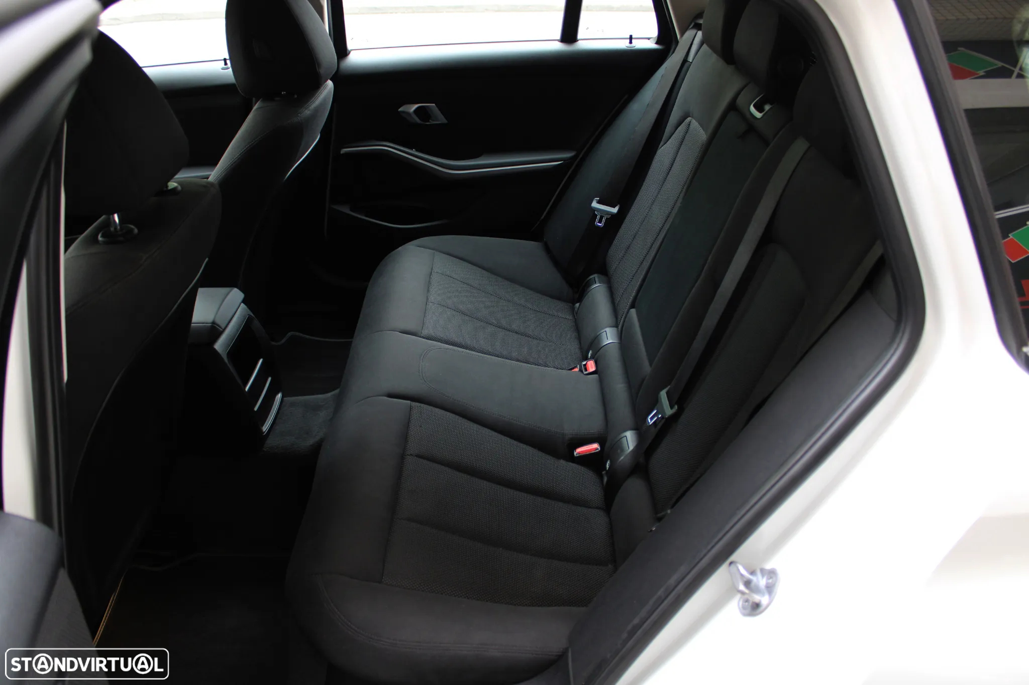 BMW 318 d Touring - 8