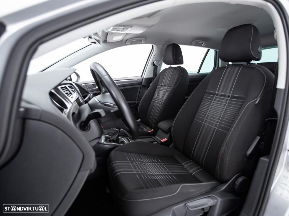 VW Golf - 9