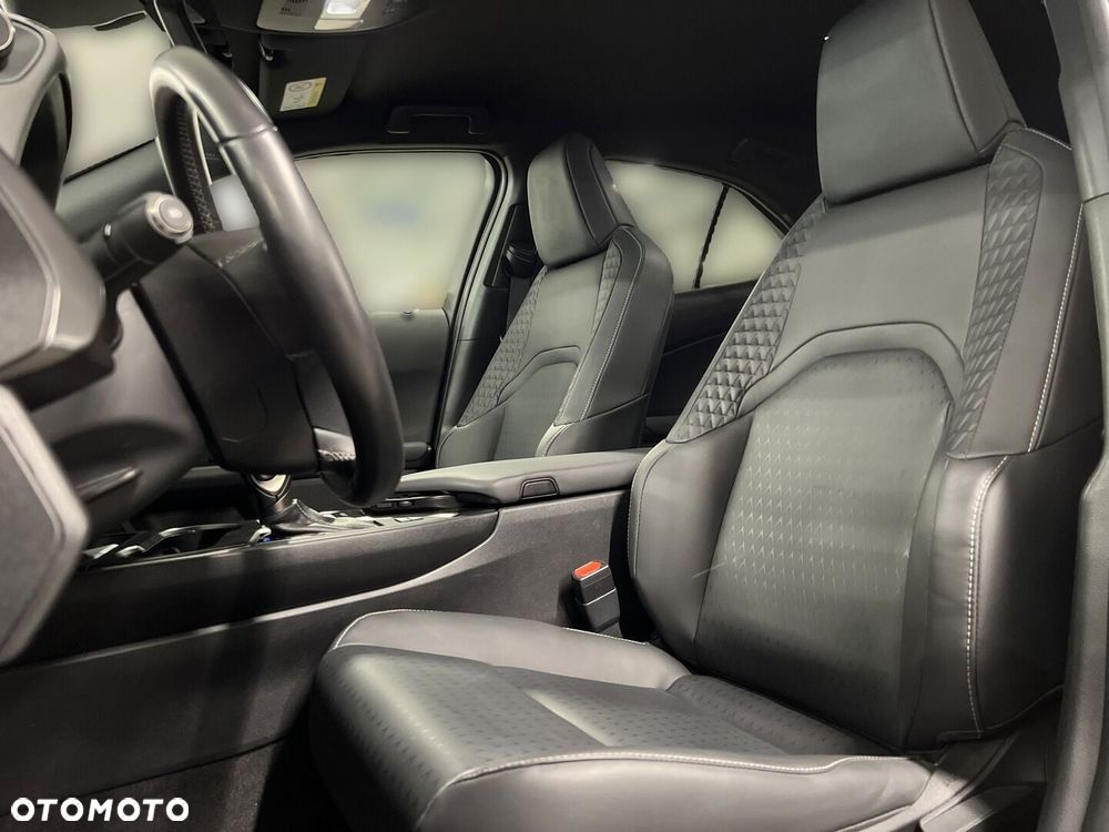 Lexus UX - 18