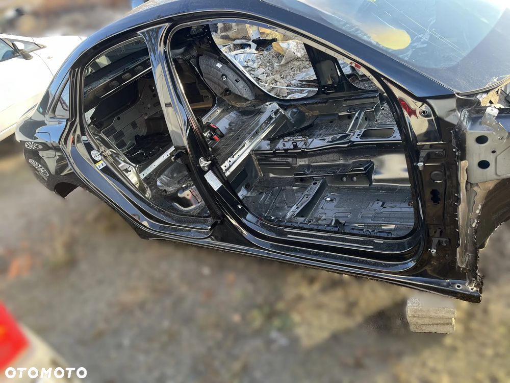 AUDI A3 8Y PRÓG SŁUPEK B PRAWY DŁUGI A3 8Y SEDAN LY9T - 1