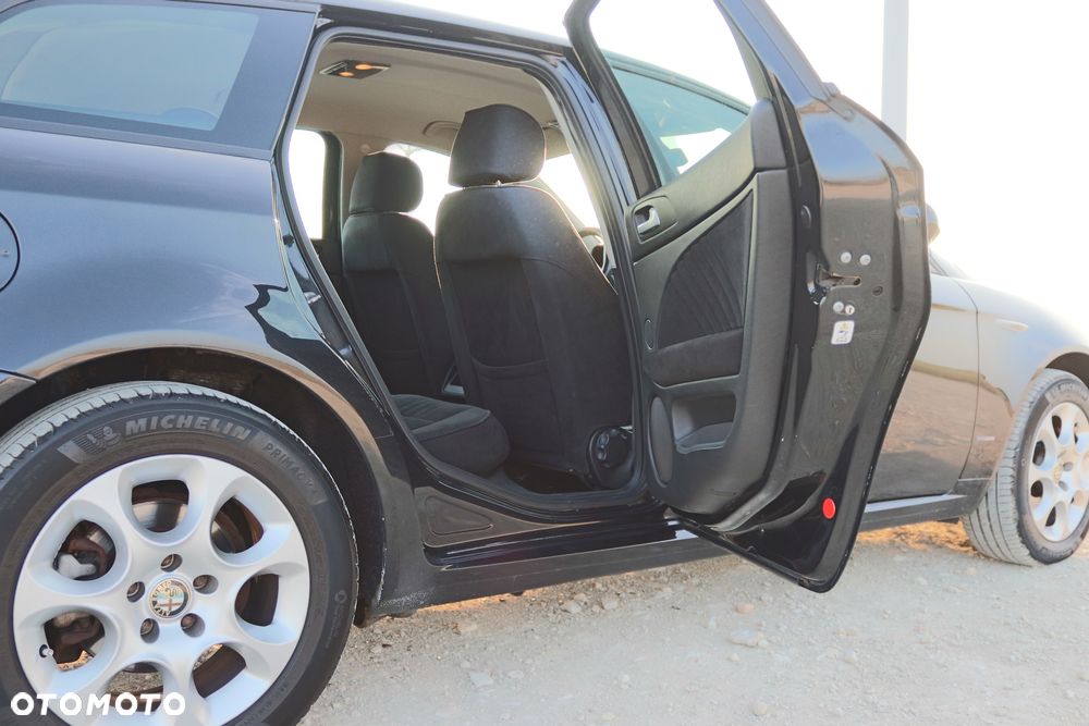 Alfa Romeo 159 1.9JTDM Distinctive - 21