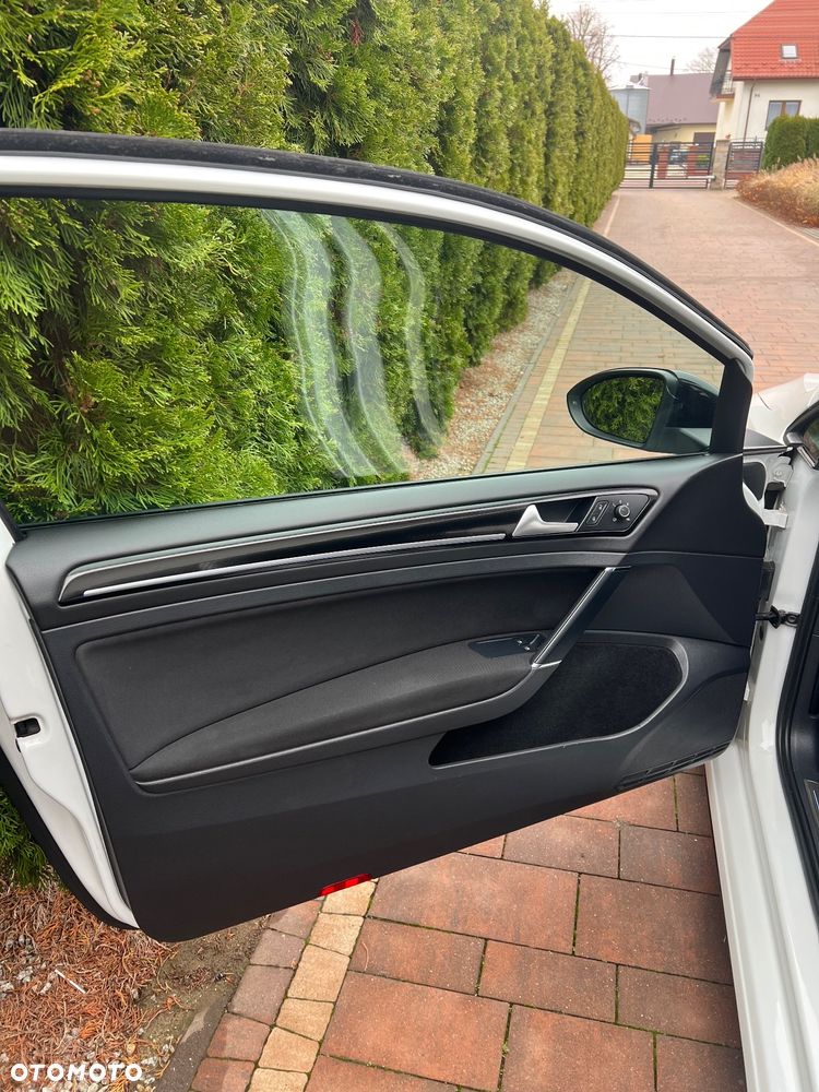 Volkswagen Golf - 37