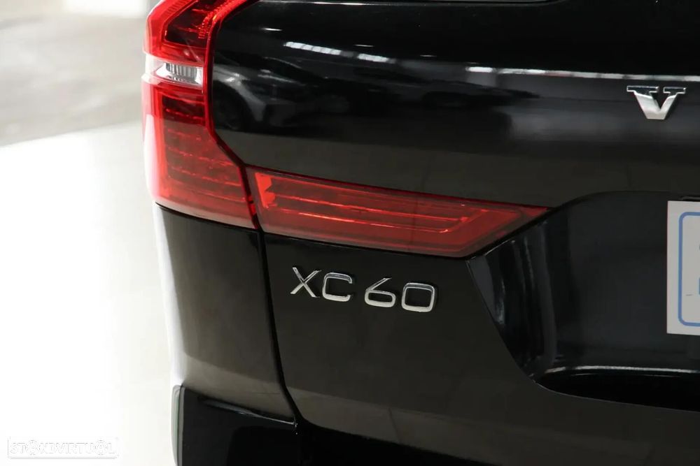 Volvo XC 60 2.0 B4 R-Design - 26
