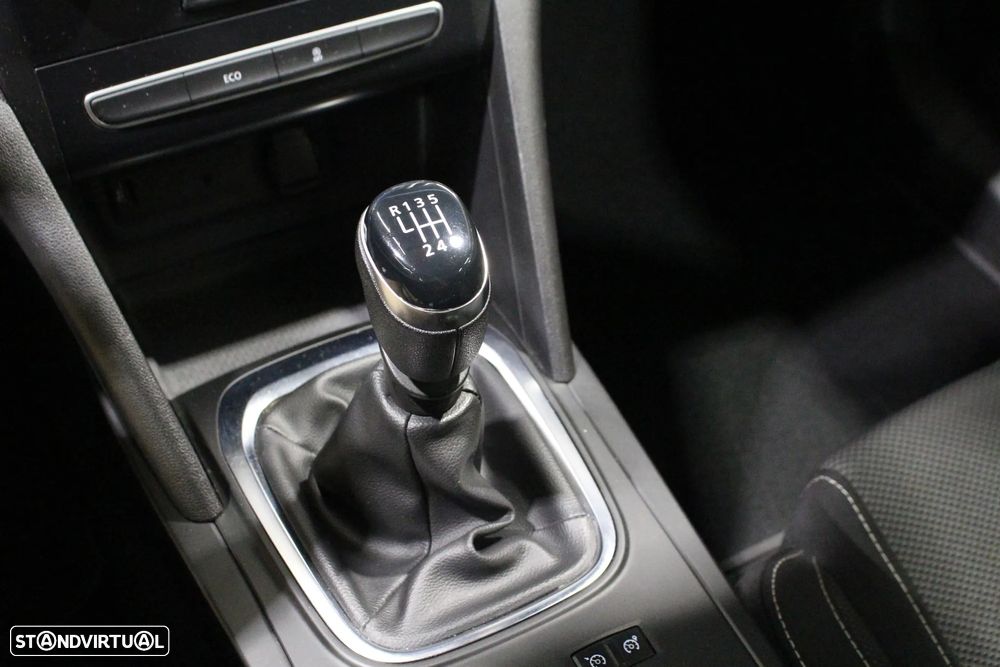 Renault Mégane Sport Tourer BLUE dCi 115 EQUILIBRE - 25