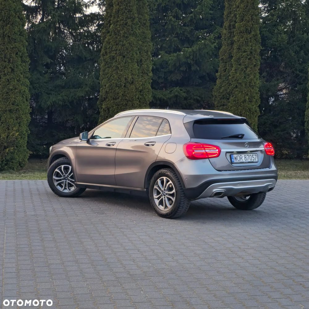 Mercedes-Benz GLA 220 d 4Matic 7G-DCT AMG Line - 12