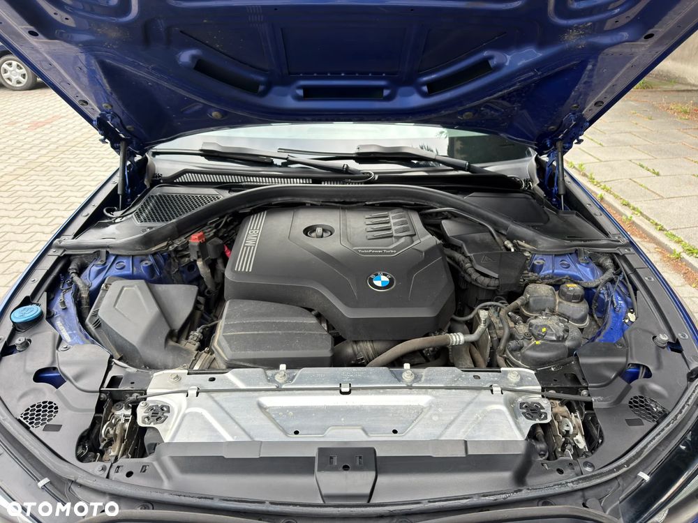 BMW Seria 3 330i xDrive M Sport sport - 24