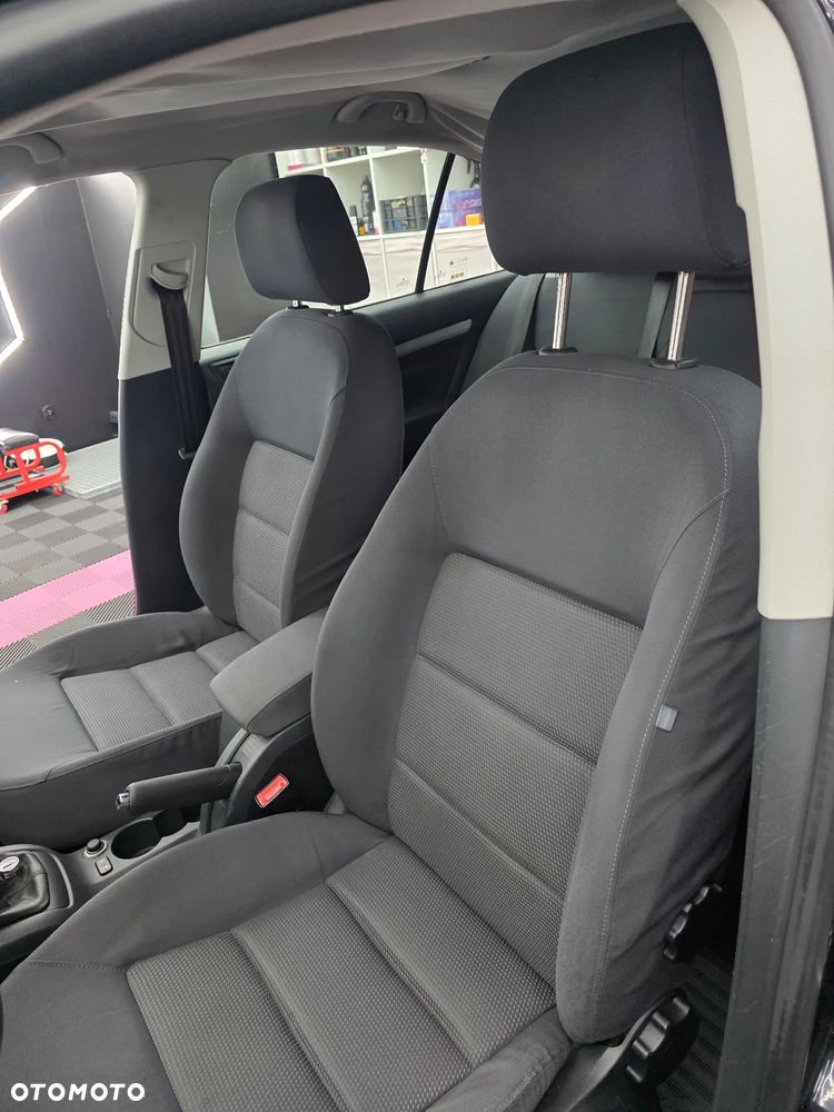 Skoda Octavia 1.6 Ambiente - 14