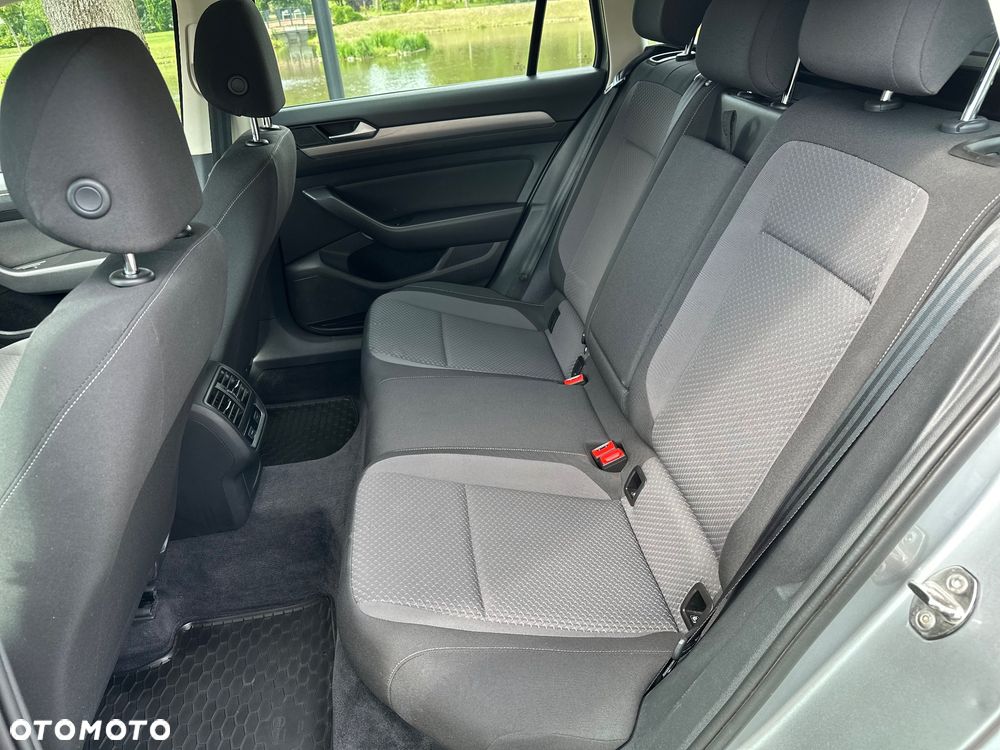 Volkswagen Passat Variant - 10
