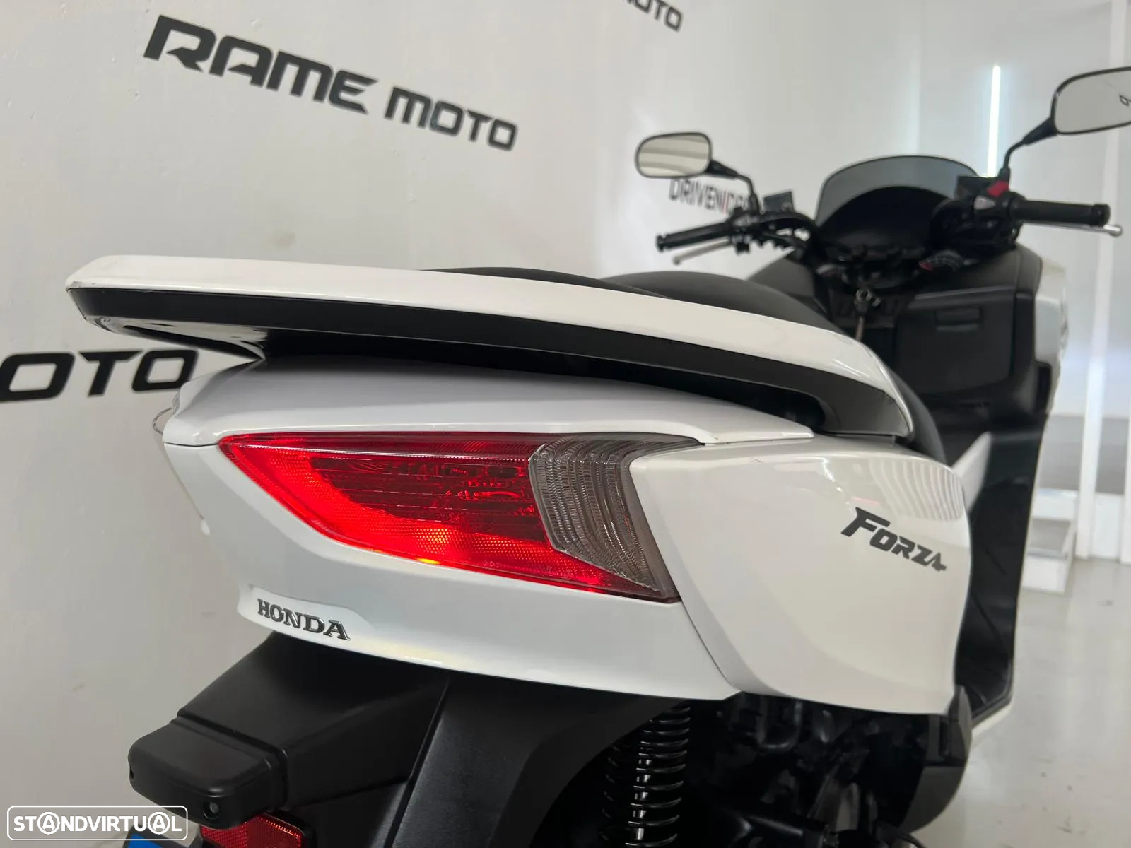 Honda Forza 300 - 12