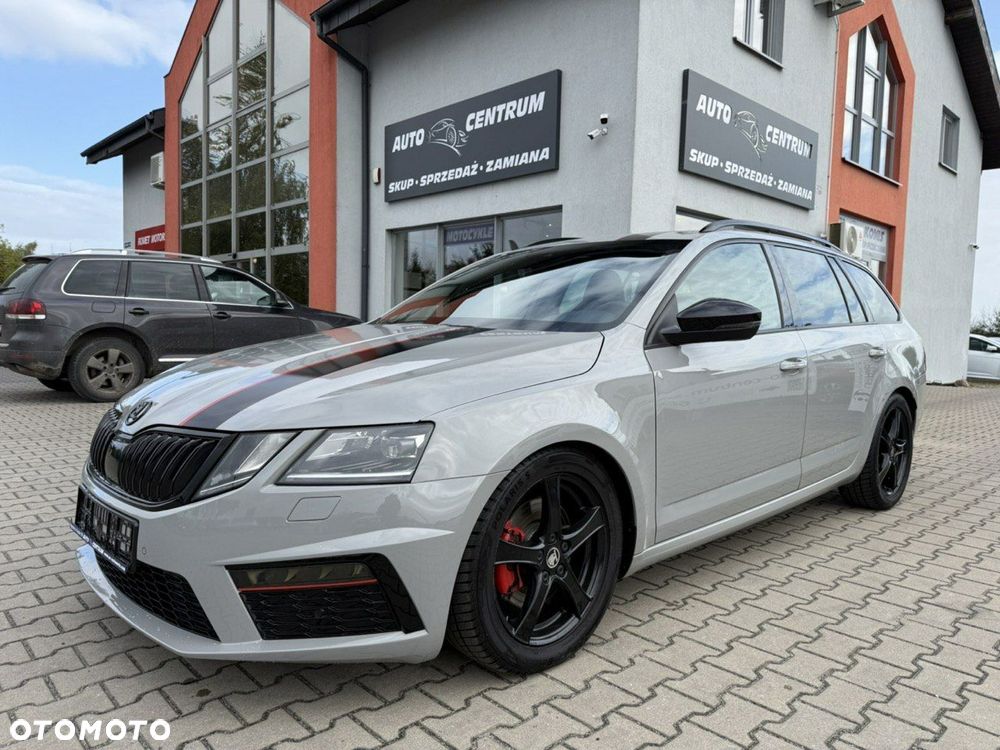 Skoda Octavia Combi 2.0 TDI DSG RS - 2