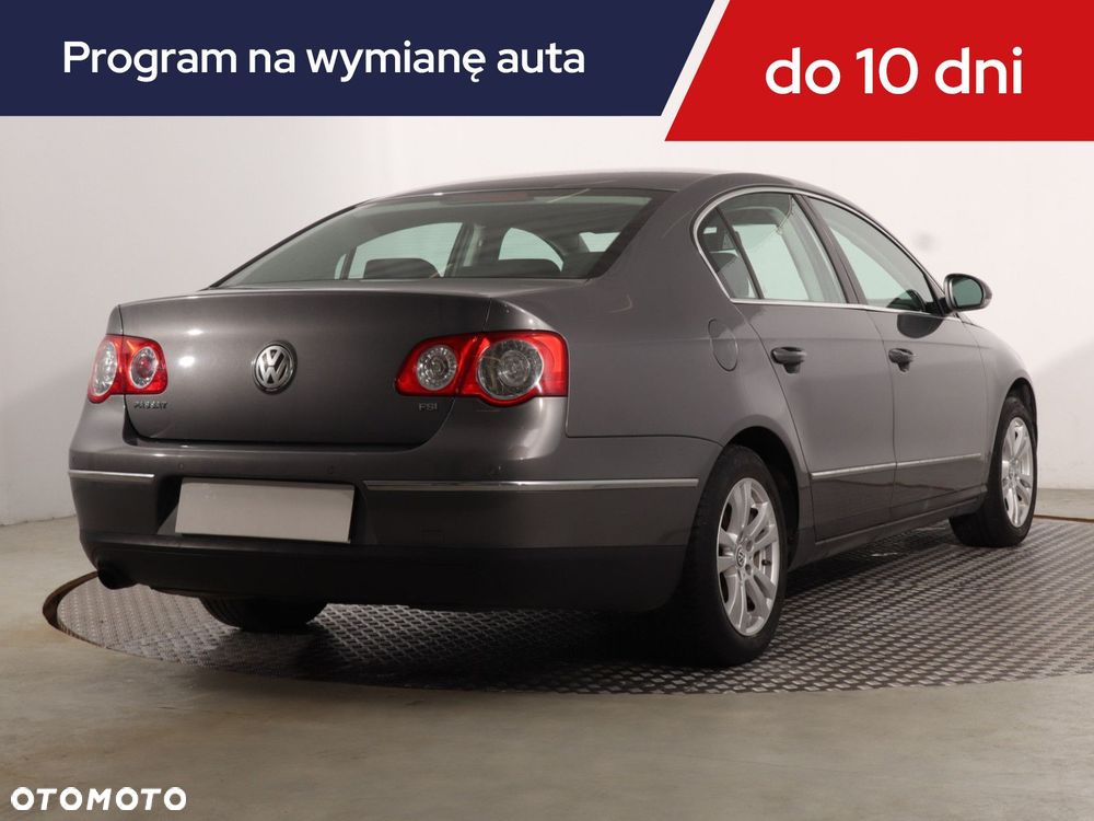Volkswagen Passat - 7