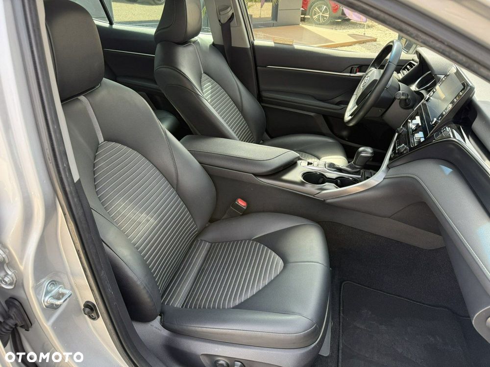 Toyota Camry - 6