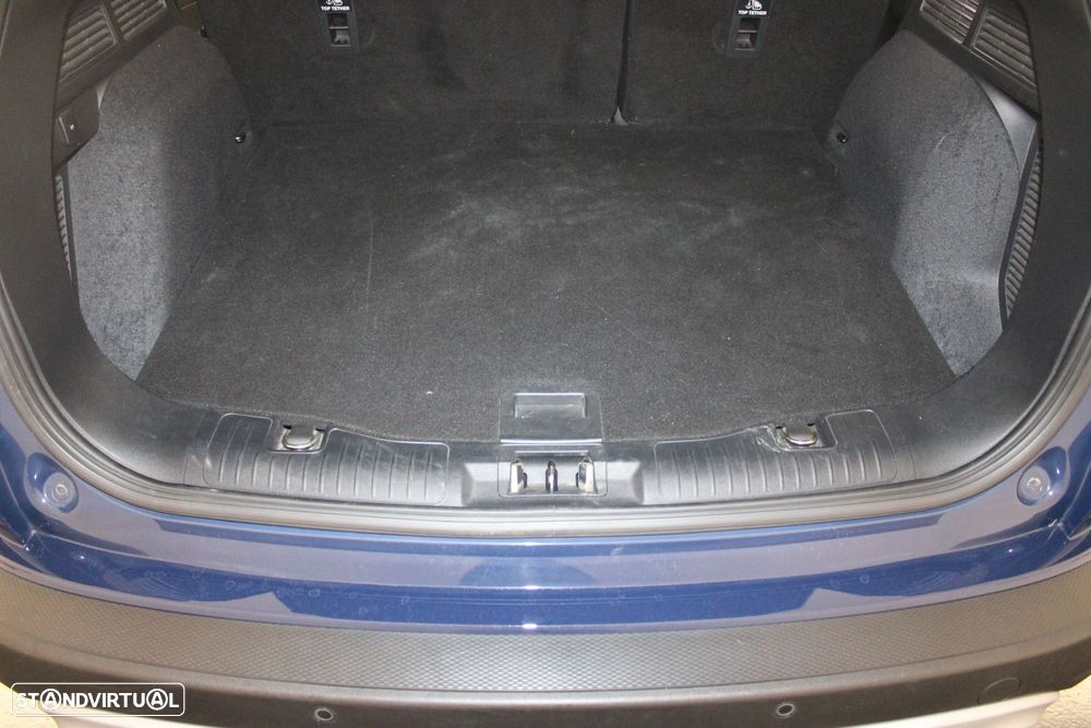 Ford Kuga 2.5 PHEV Titanium — fotografia 29
