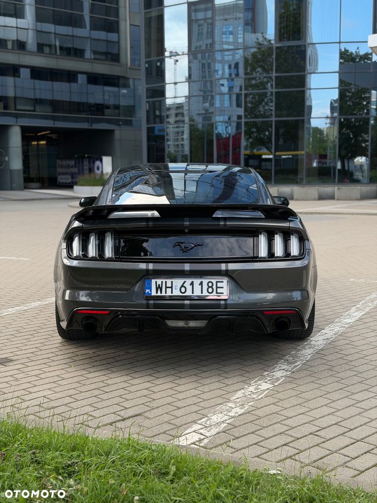 Ford Mustang - 5