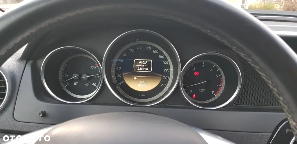 Mercedes-Benz Klasa C 180 T CGI BlueEFFICIENCY - 18