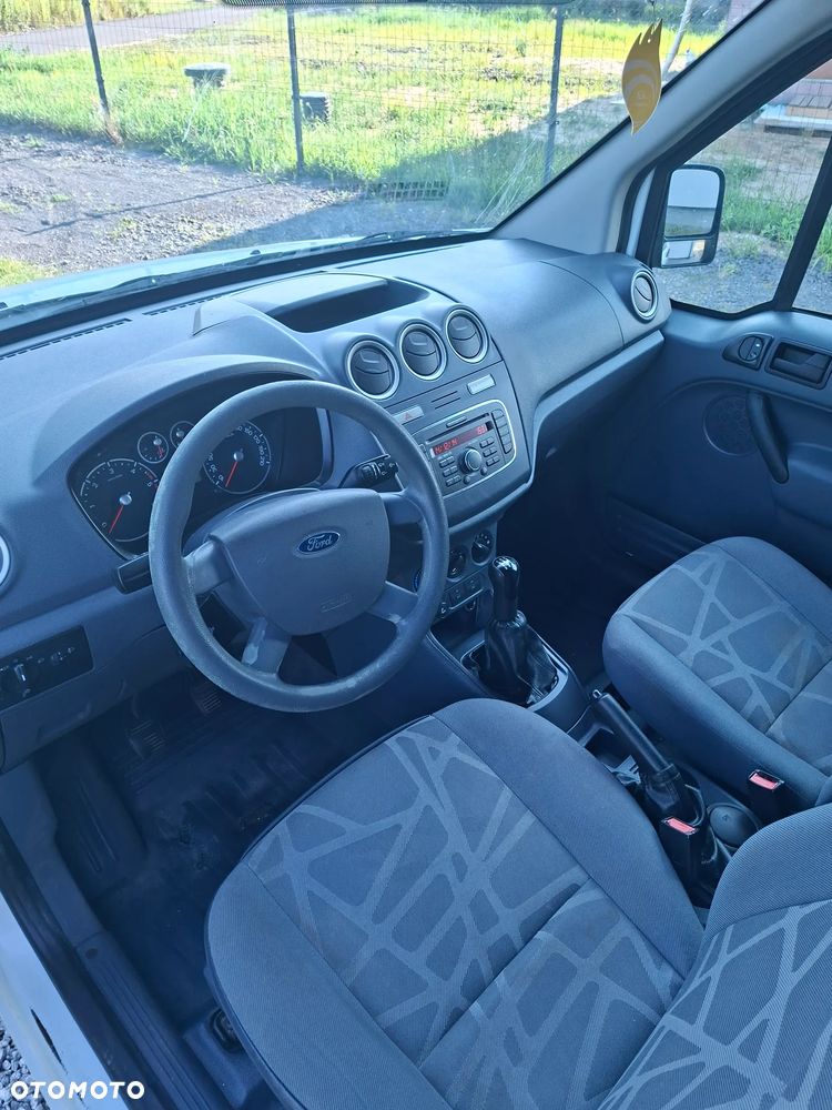 Ford Transit Connect - 28