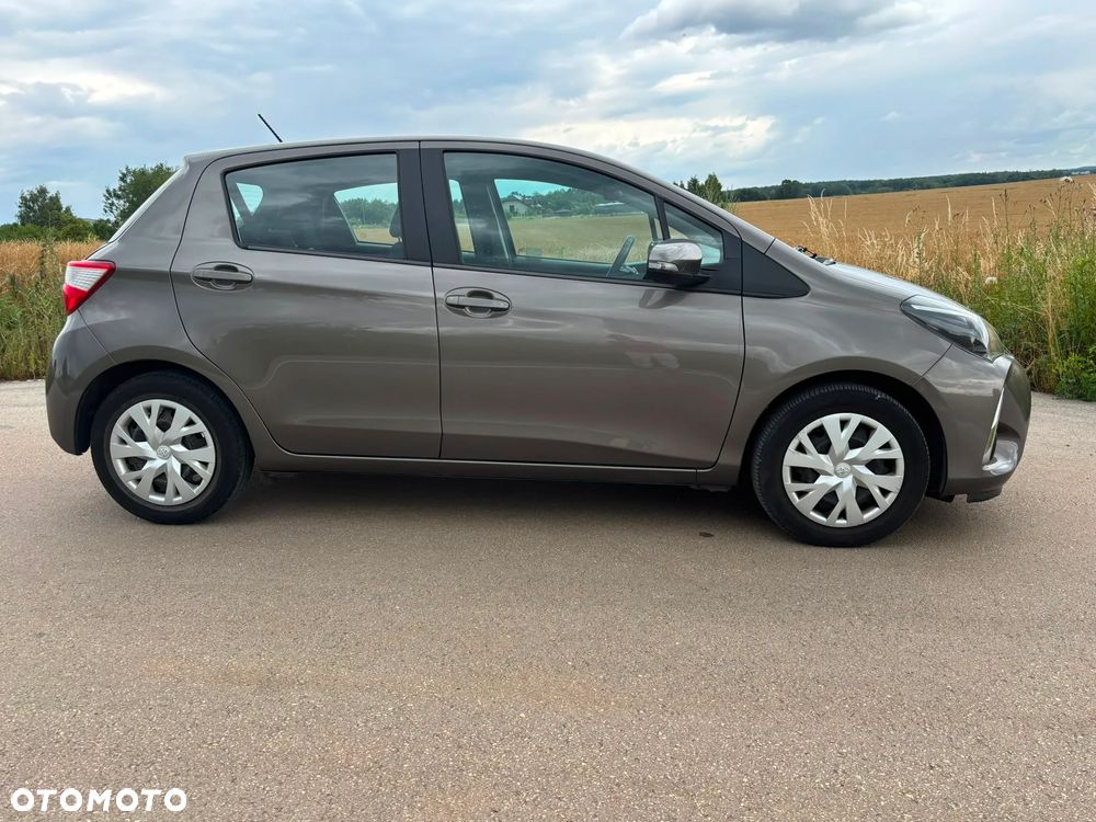 Toyota Yaris 1.5 Premium - 11