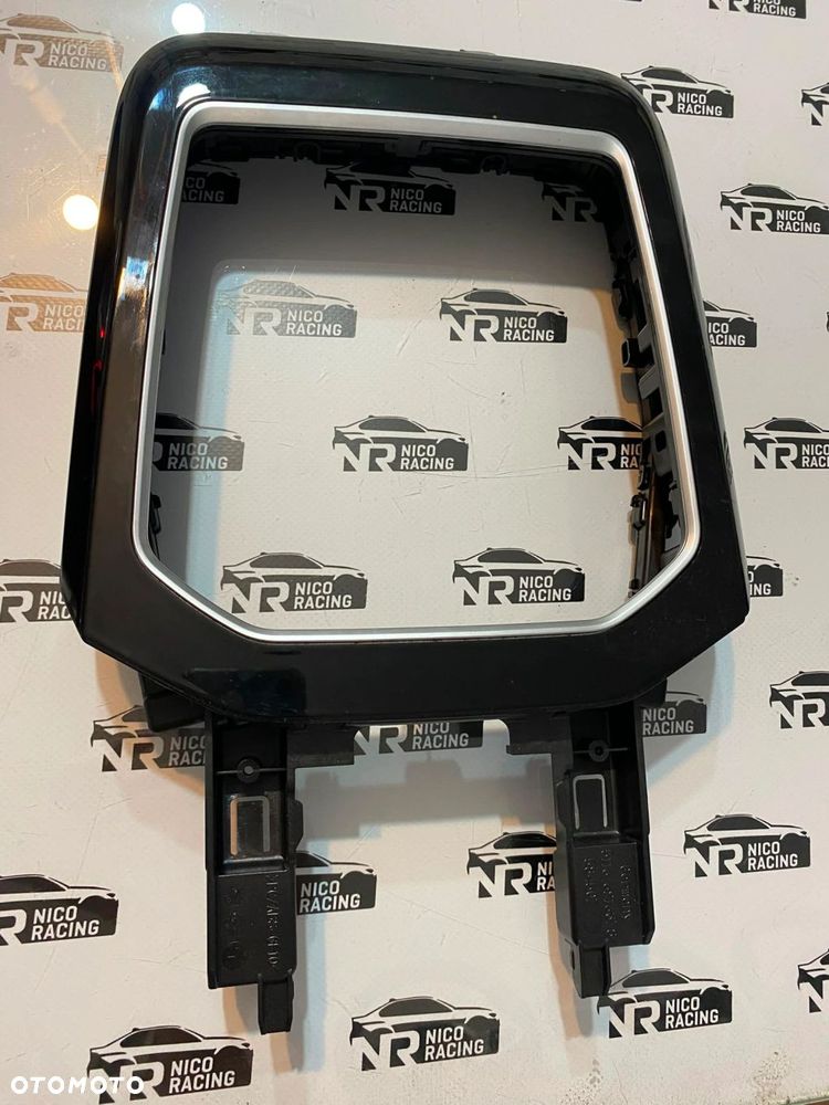 LISTWA OZDOBNA DEKOR TUNELU BLACK PIANO AMBIENT LED 6916378 BMW G70 - 1