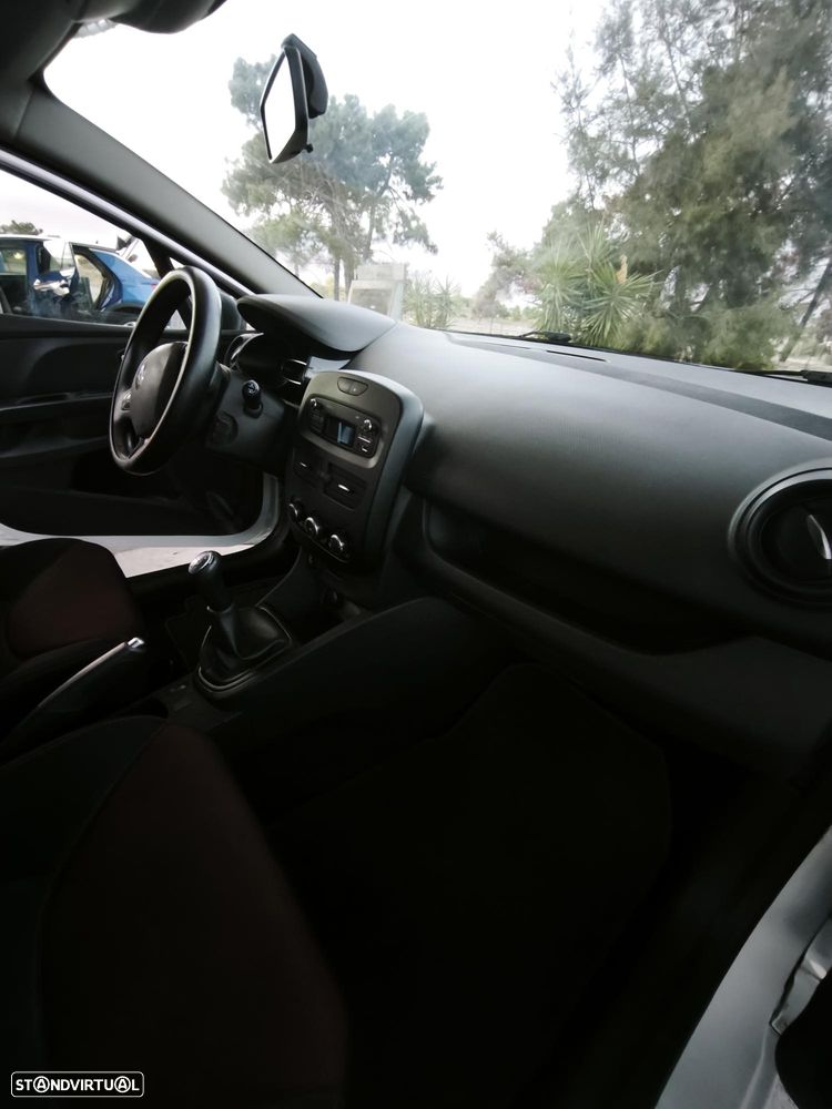 Renault Clio - 11