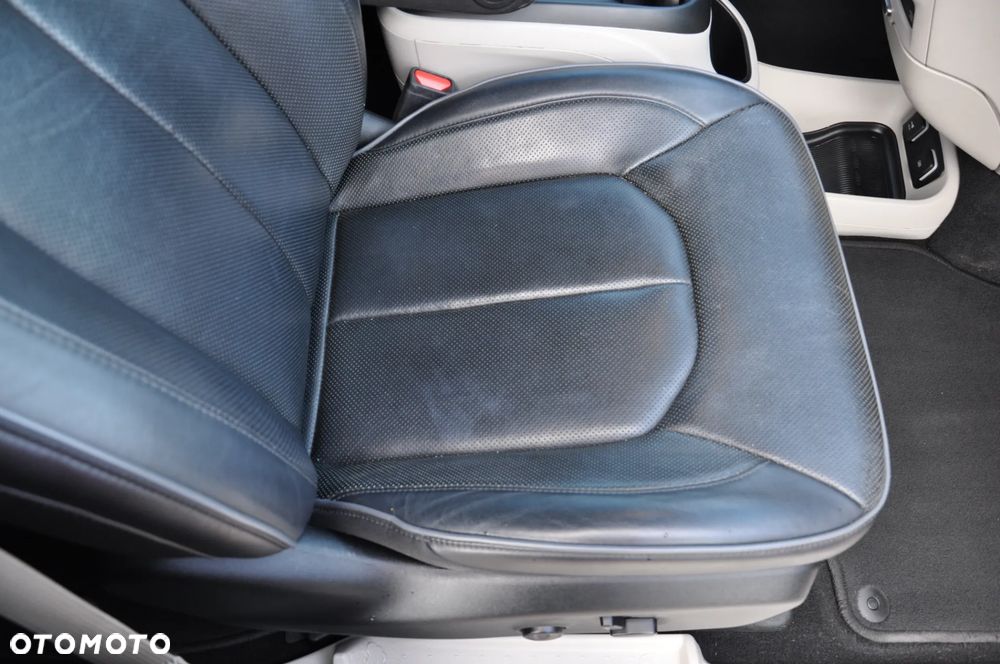 Chrysler Pacifica - 27