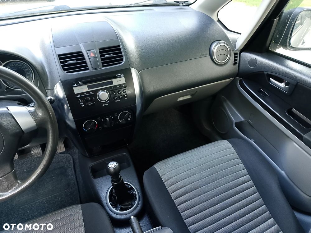 Suzuki SX4 1.6 VVT 4x2 City - 17