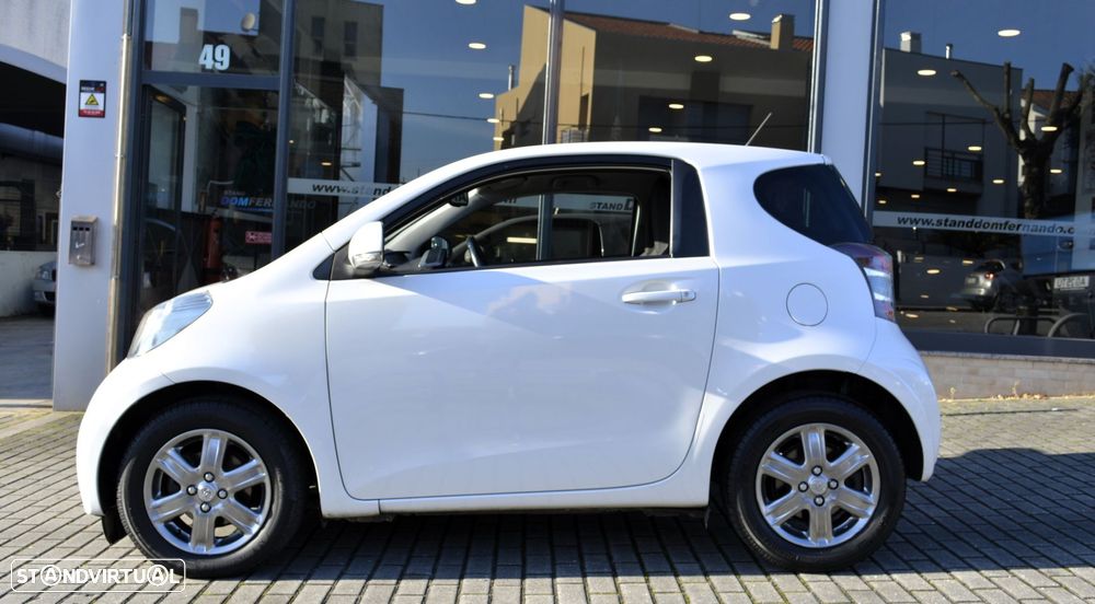 Toyota iQ 1.0 VVT-i Essential+AC - 4