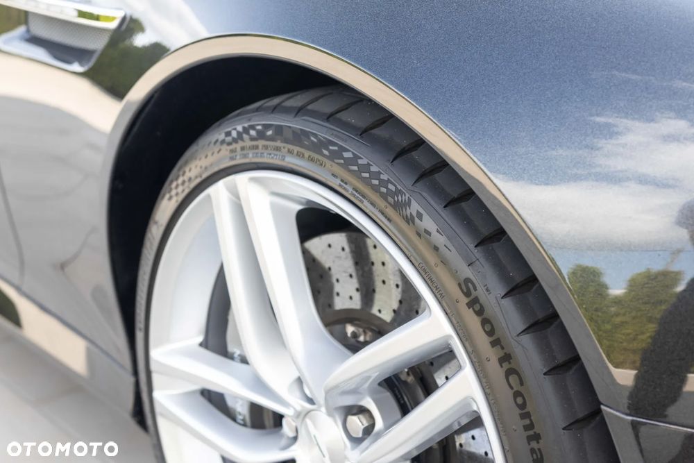 Aston Martin DB9 Touchtronic - 9