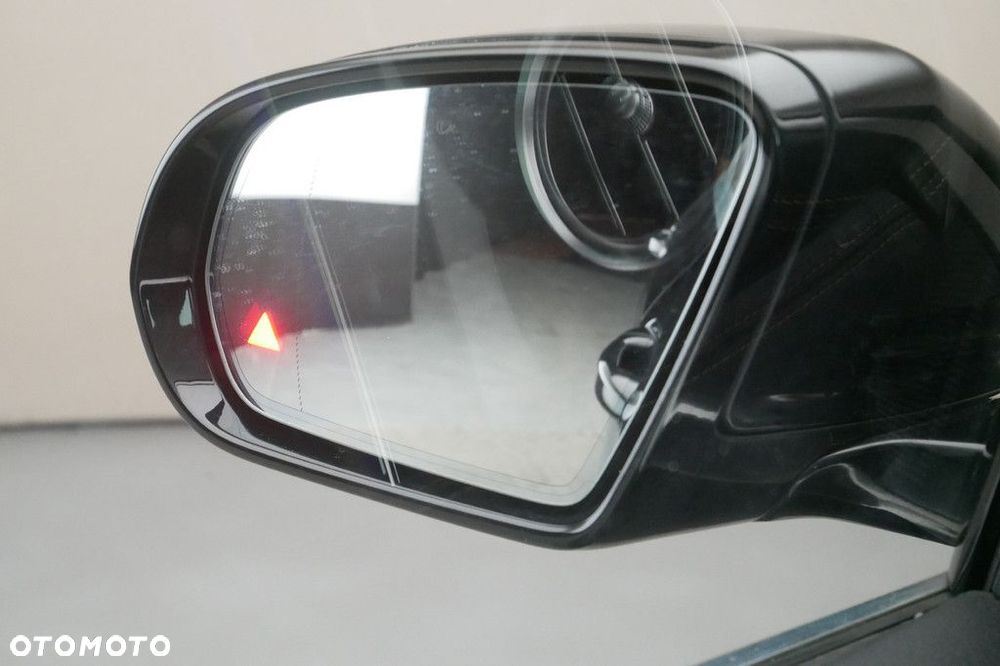 Mercedes-Benz Klasa E - 32