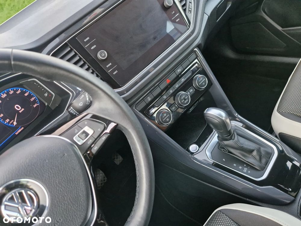 Volkswagen T-Roc - 19