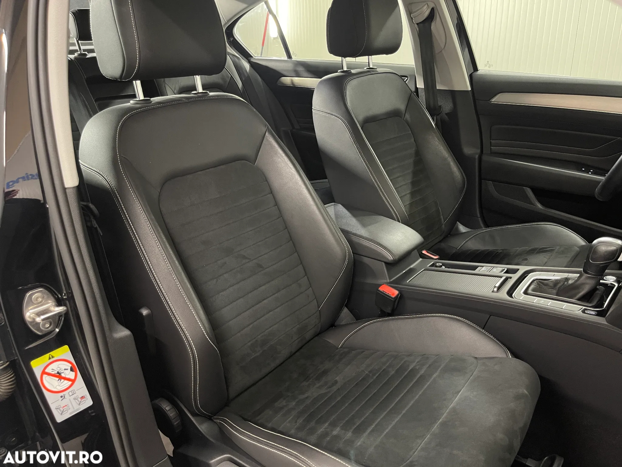 Volkswagen Passat 2.0 TDI DSG Highline - 9