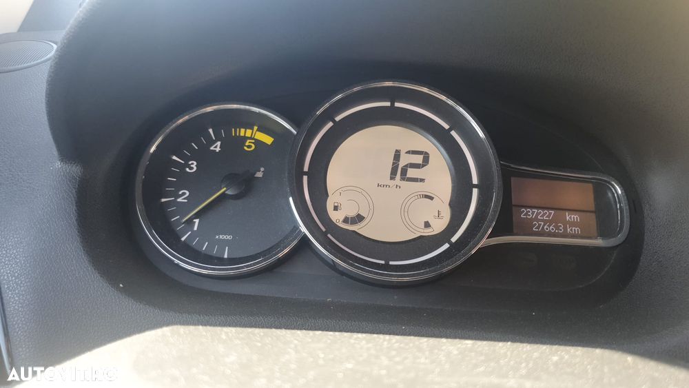 Renault Megane ENERGY dCi 110 Start & Stop Bose Edition - 9