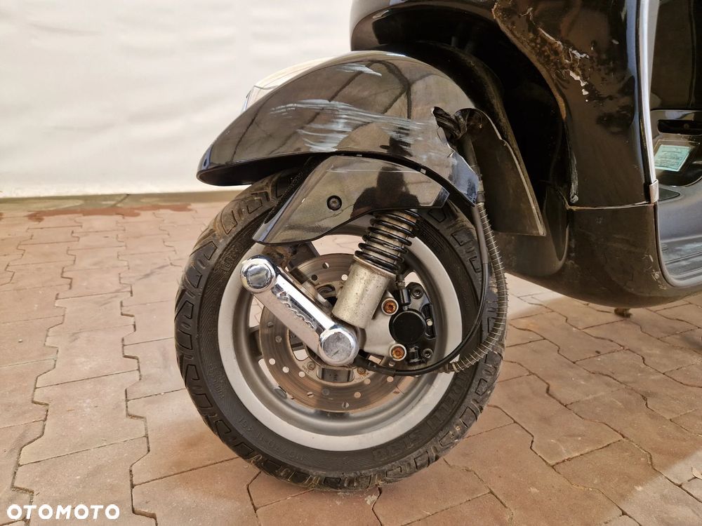 Piaggio Vespa - 22