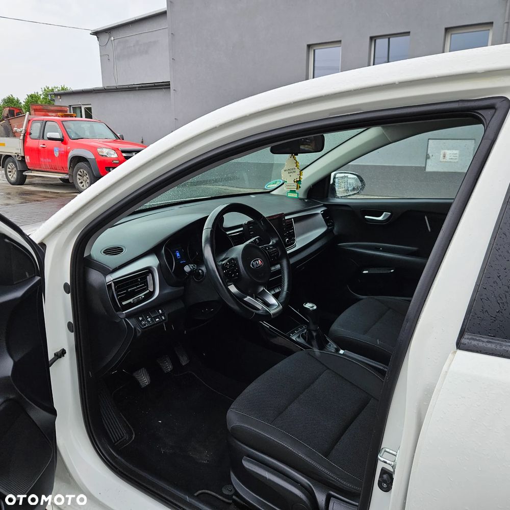 Kia Rio - 10